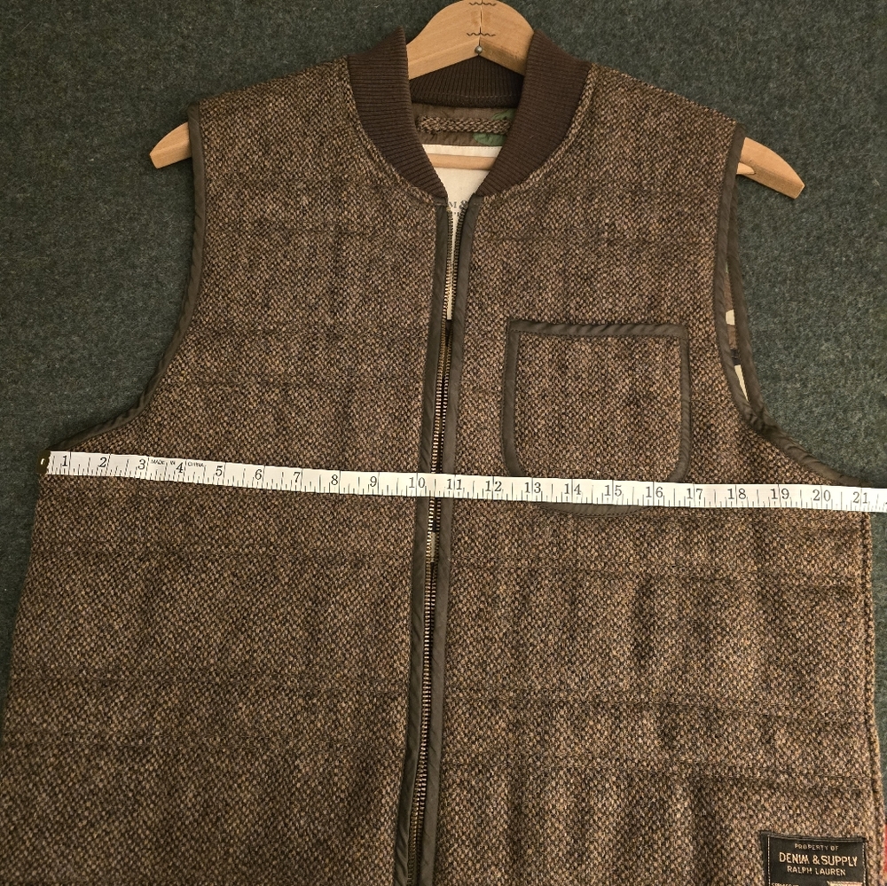 Tweed Quilted 🦺 - Picture 9 of 9
